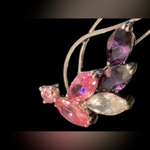 Delicate Design Silver-toned Crystal Rhinestone Floral Brooch - rare